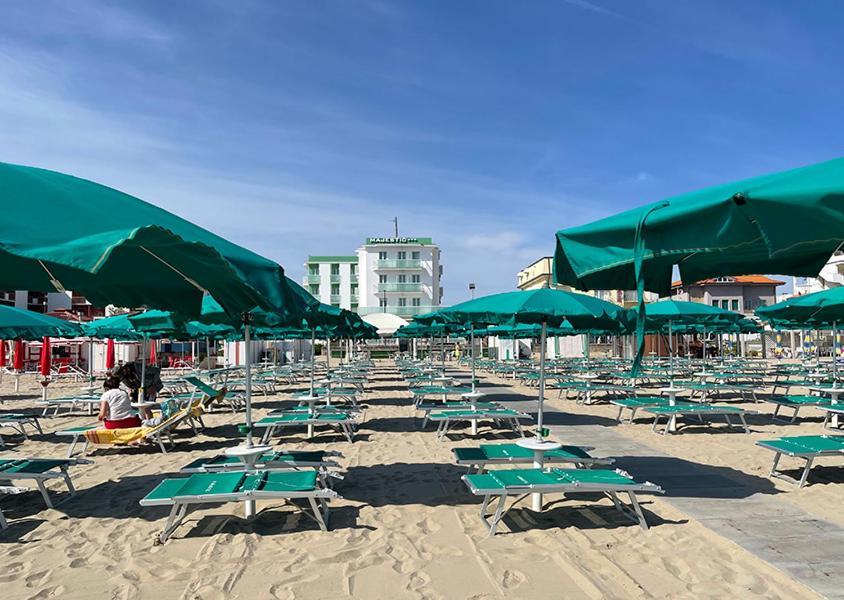 Hotel Majestic Senigallia Exteriör bild
