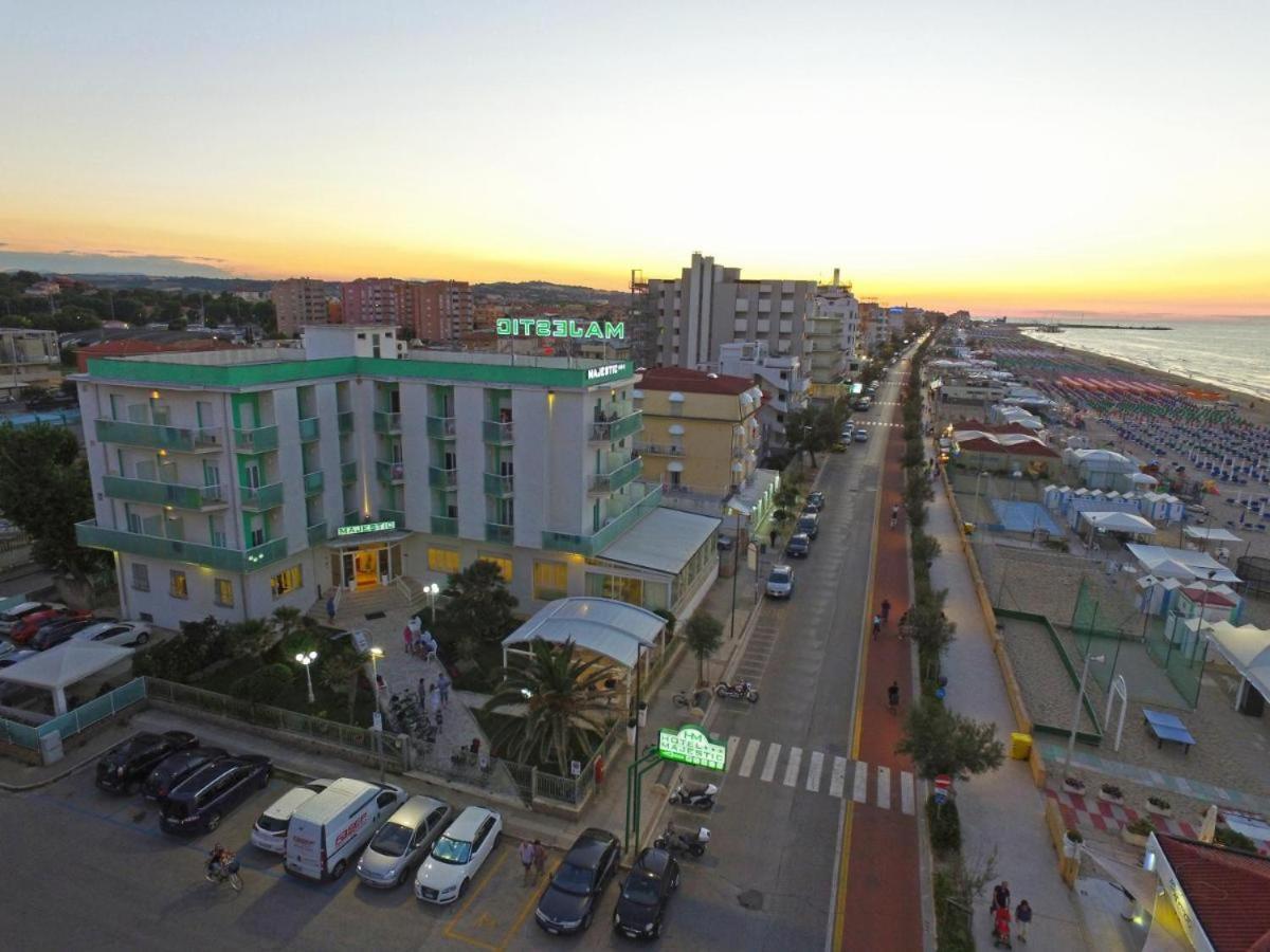 Hotel Majestic Senigallia Exteriör bild