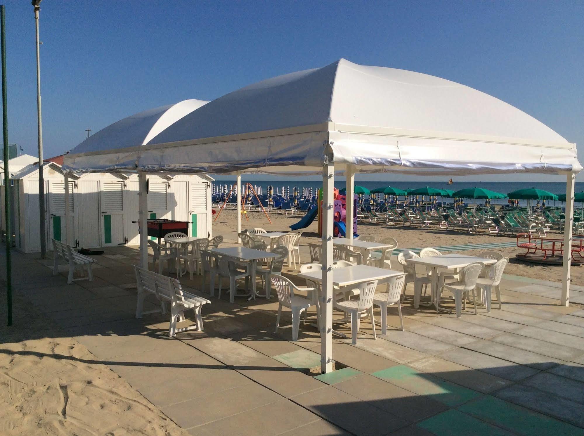 Hotel Majestic Senigallia Exteriör bild